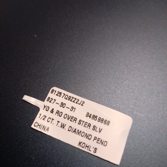 Gold over Silver 0.5 CT TW diamond pendant - Picture 8 of 8